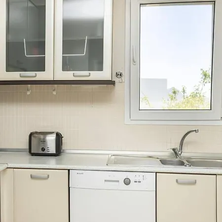 Charming House With Sea View & Shared Pool In בית נופש