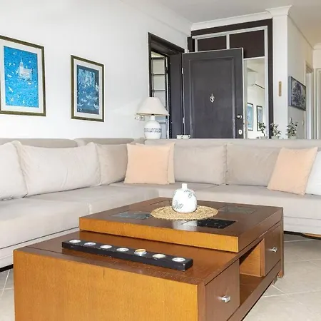 Charming House With Sea View & Shared Pool In בית נופש *