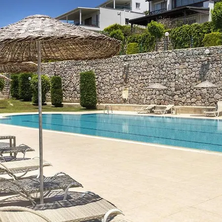 בית נופש Charming House With Sea View & Shared Pool In *