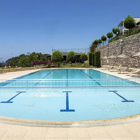 Charming House With Sea View & Shared Pool In בית נופש