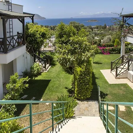Charming House With Sea View & Shared Pool In בית נופש *